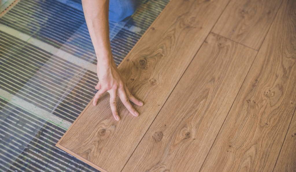 laying a laminated floor